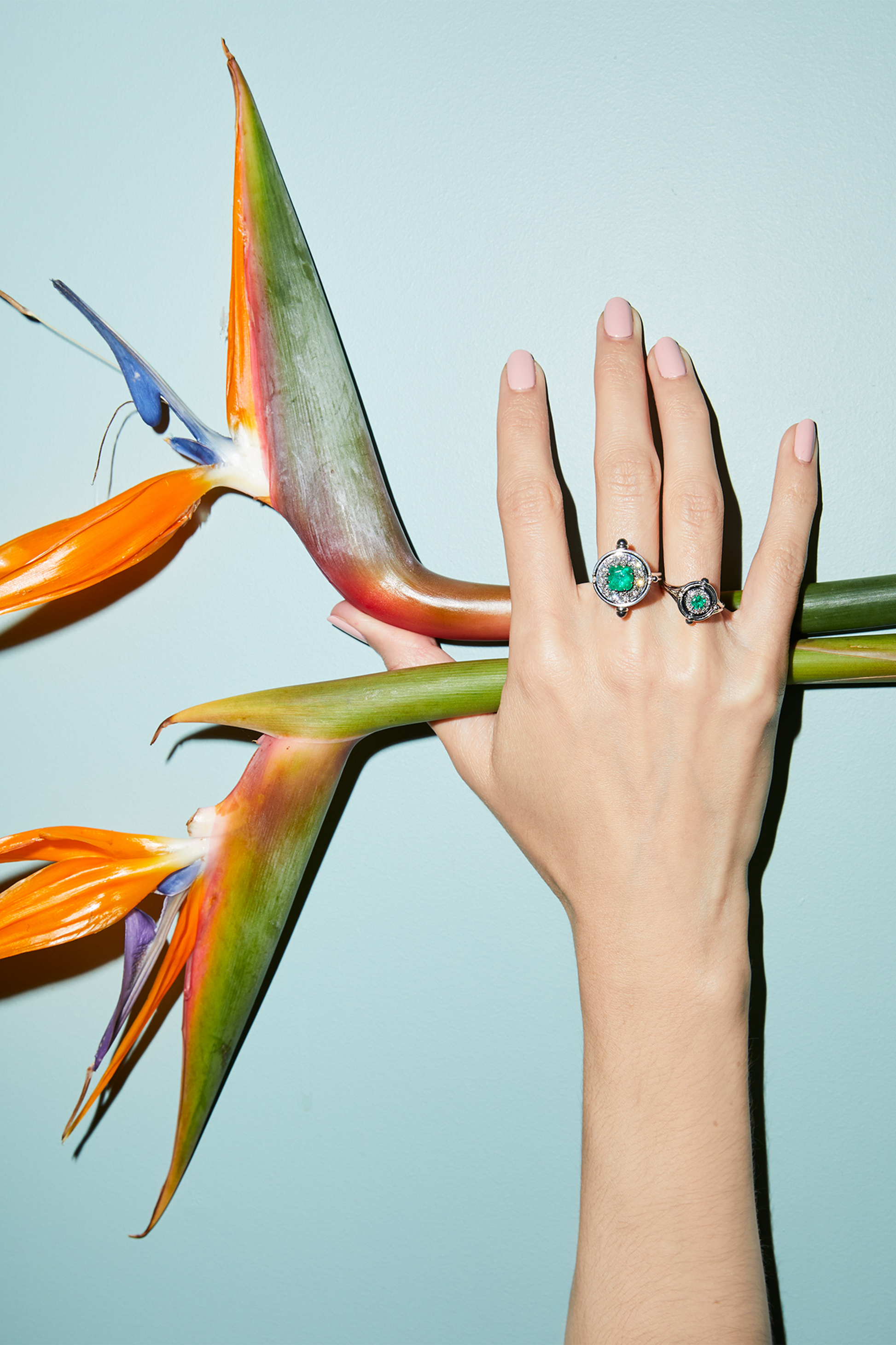 Elie Top Bague Mira Émeraude Sirius Portée