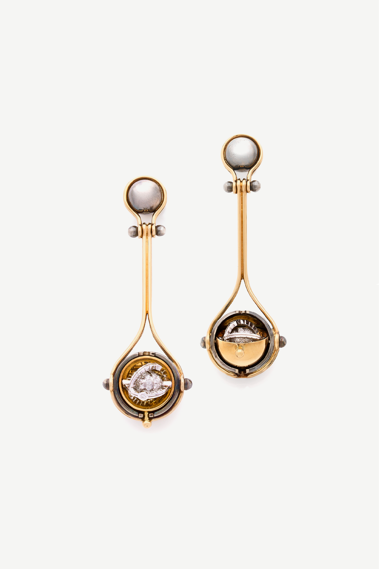 boucles d'oreilles earrings pluton pivotante diamants