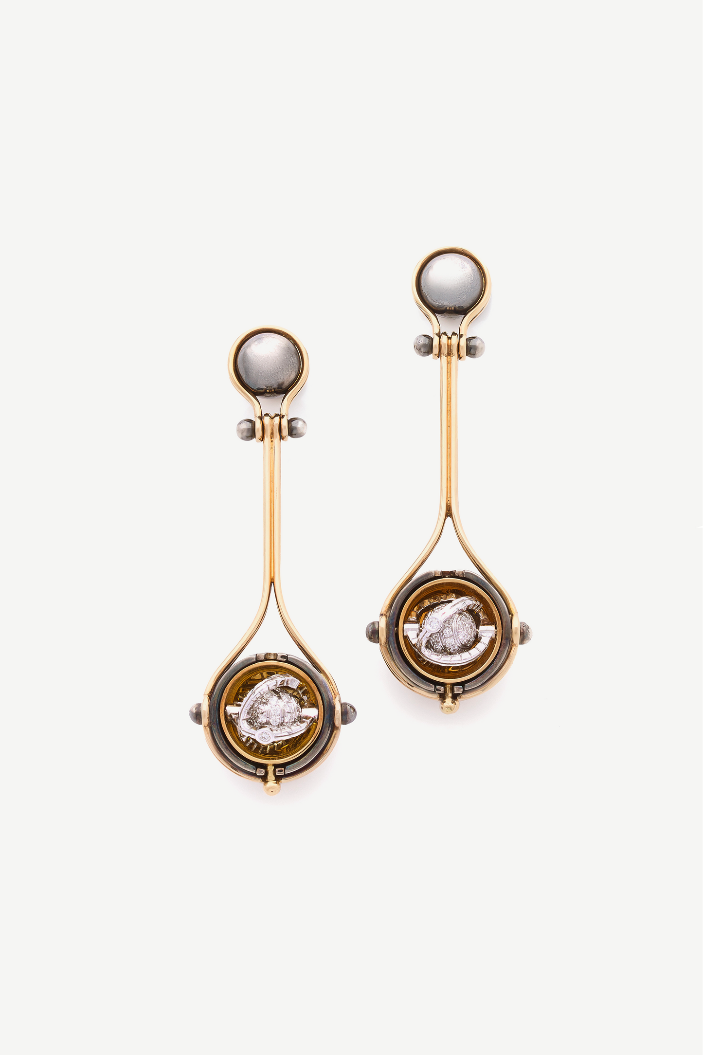boucles d'oreilles earrings pluton pivotante diamant