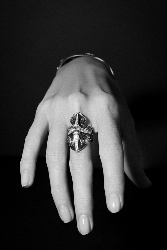 Elie Top Bague Bouclier Saphir Blanc