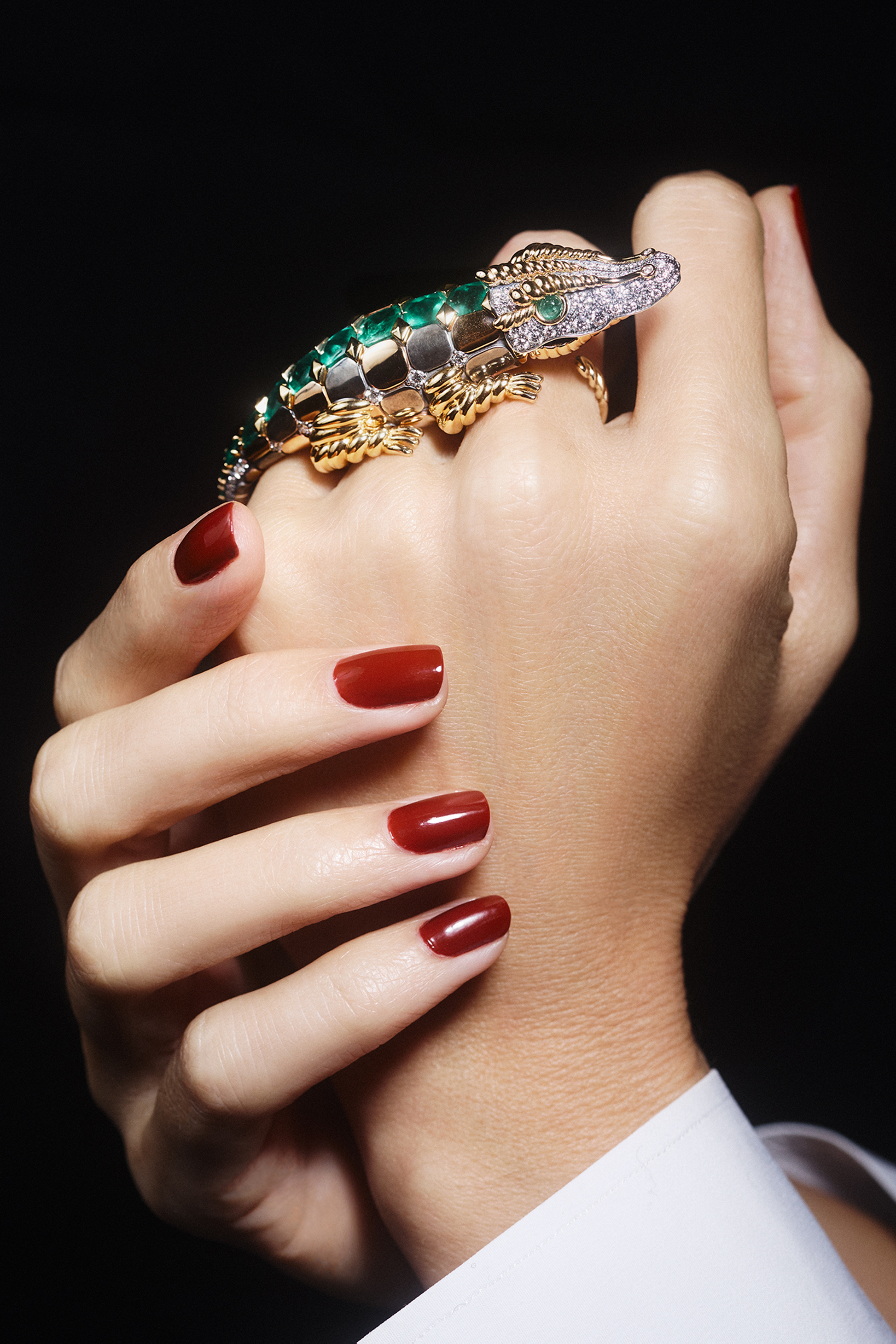 Elie Top Bague Double Doigt Crocodile Emeraudes Suiffées