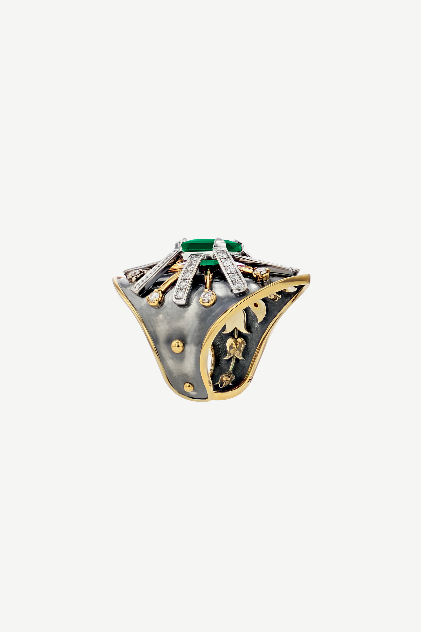 Emerald Ecu Ring