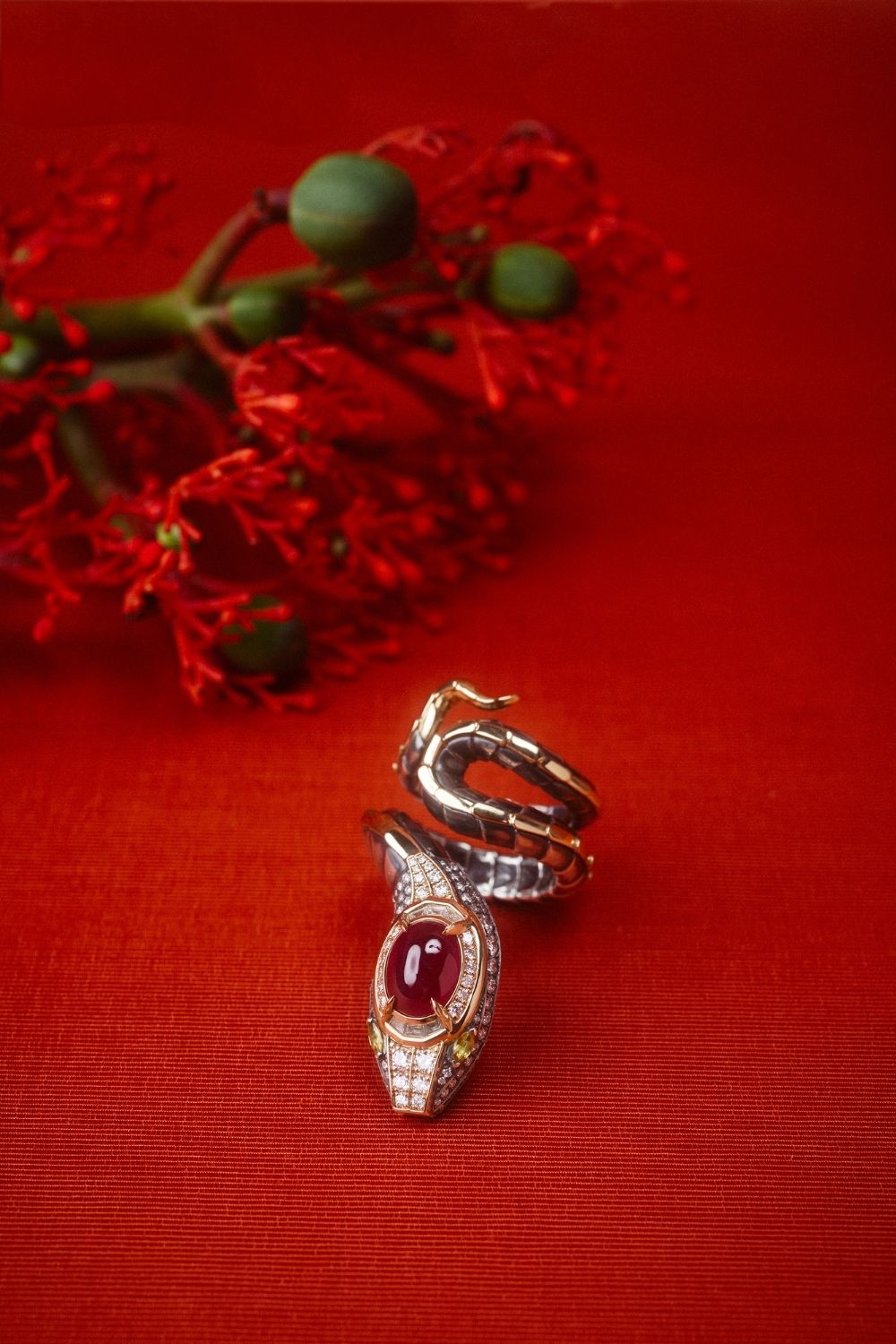 Elie Top Bague Serpent Cabochon Rubis Magica Naturae Nature Morte