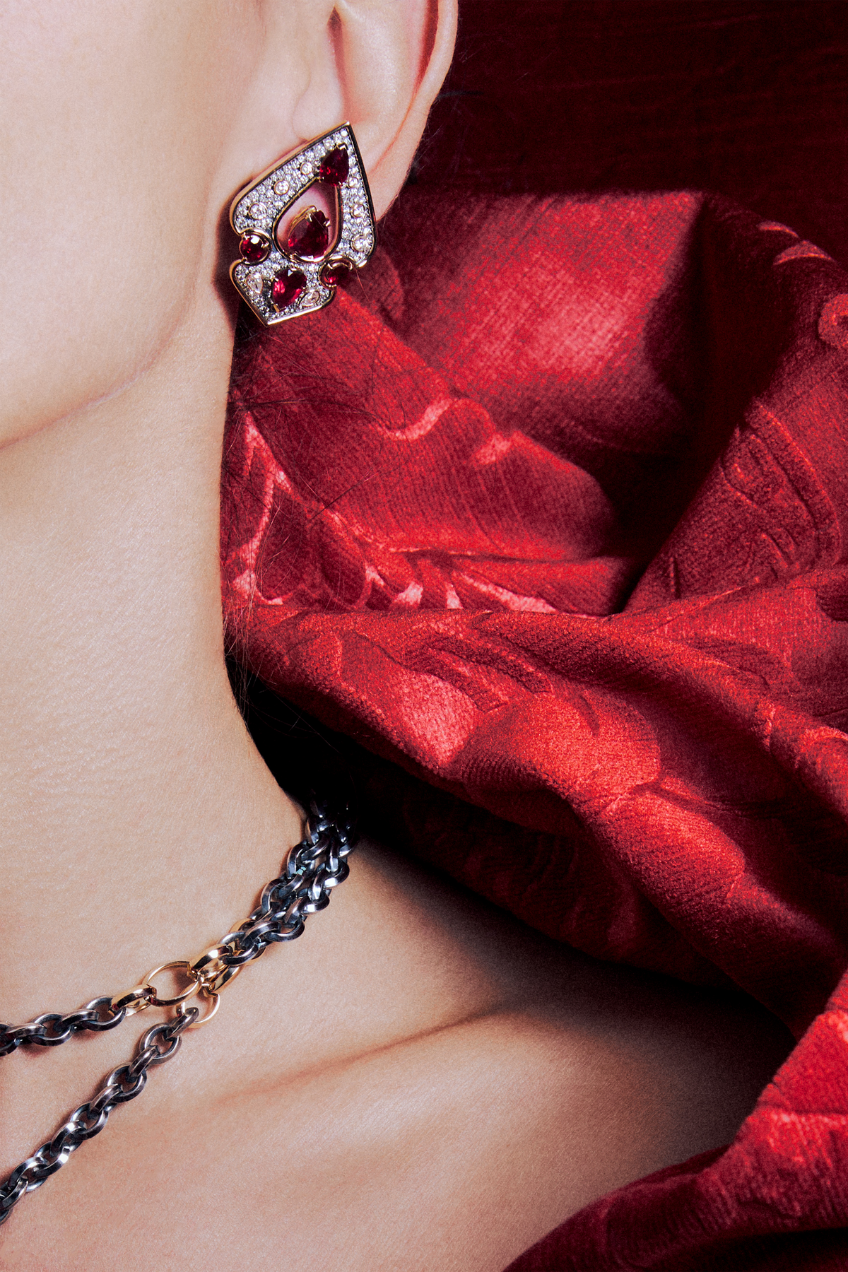 Elie Top Boucles d'Oreilles Cachemire Rubis Portée