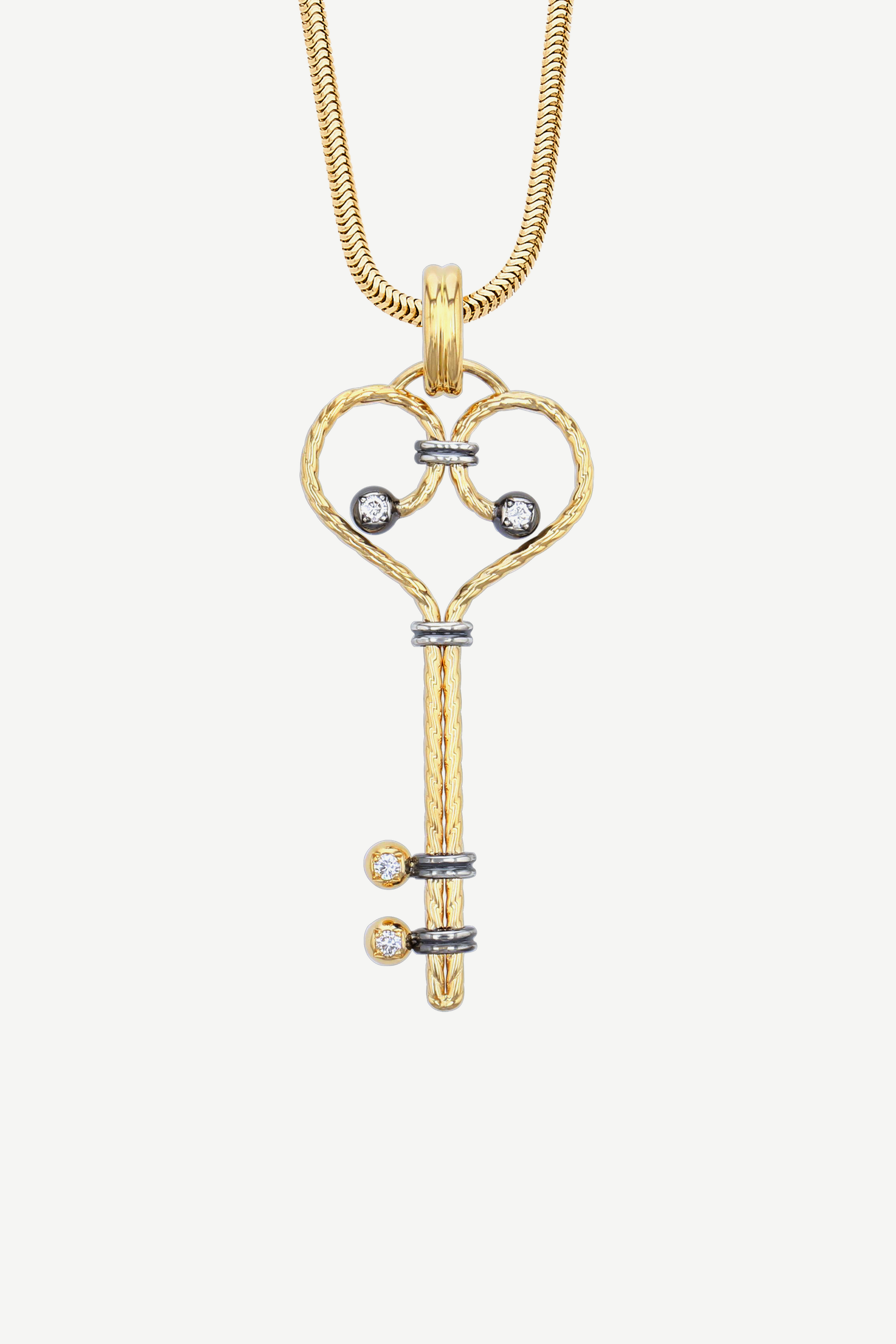 Elie Top Charm Clef Twist