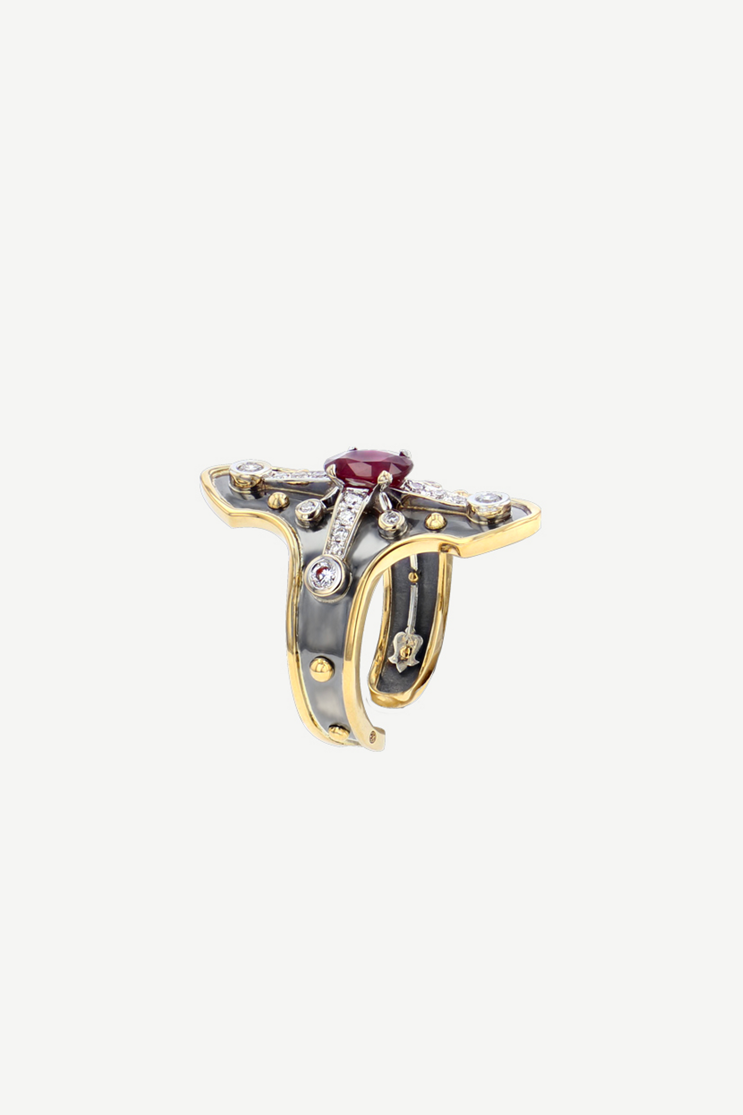 bague heaume la dame du like rubis